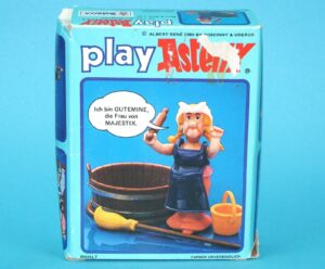 ASTERIX PLAY ACTION FIGURES 6204 IMPEDIMENTIA WIFE OF THE CHIEF BOXED GERMAN BOX 1984 CEJI TOYCLOUD