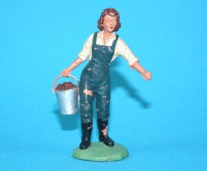 BRITAINS FARM #2052 H1557 H2052 LAND GIRL 1950s HERALD ENGLAND