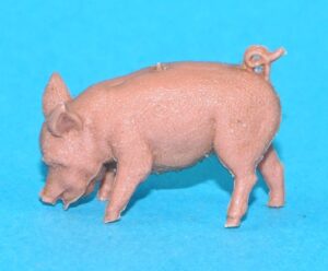 BRITAINS FARM #2189 H1569 H2189 PIGLET HEAD DOWN 1960s ENGLAND