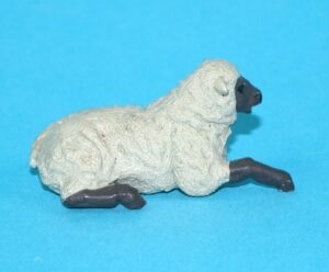 BRITAINS FARM #2204 H1573 H2204 SHEEP LYING 1950s HERALD ENGLAND