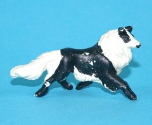 BRITAINS FARM #2221 H1579 H2221 SHEEPDOG RUNNING 1950s HERALD ENGLAND