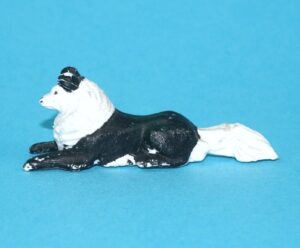 BRITAINS FARM #2222 H2222 SHEEPDOG LYING 1960s HERALD ENGLAND