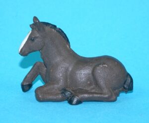 BRITAINS FARM #817 H2121 #2121 SUFFOLK FOAL LYING 1960s PAINTED TEST SHOT