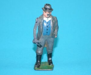 BRITAINS LEAD FARM No. 501 FARMER POST-WAR RIFLE VARIANT 1940s ENGLAND