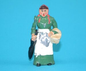 BRITAINS LEAD FARM No. 502 FARMER’S WIFE WITH BASKET AND UMBRELLA 1920s ENGLAND