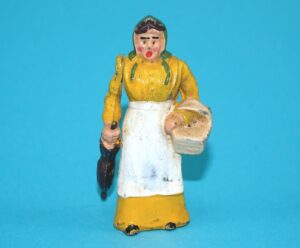BRITAINS LEAD FARM No. 502 FARMER’S WIFE WITH BASKET AND UMBRELLA 1920s ENGLAND