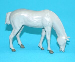 BRITAINS LEAD FARM No. 550 COB FEEDING 1930s ENGLAND