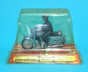 BRITAINS ROAD SERIES #9697 TRIUMPH THUNDERBIRD POLICE PATROLMAN MIB BUBBLE PACK 1960s ENGLAND