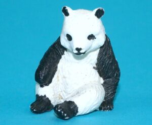 BRITAINS ZOO #1339 PANDA 1960s HTF PAINT VARIANT ENGLAND