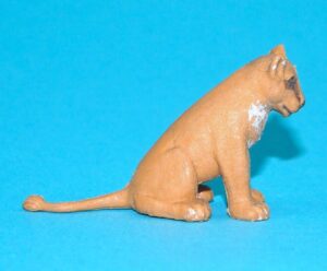 BRITAINS ZOO #1343 LION CUB 1960s ENGLAND