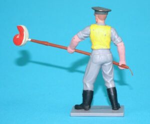 BRITAINS ZOO #1392 KEEPER WITH MEAT 1960s ENGLAND