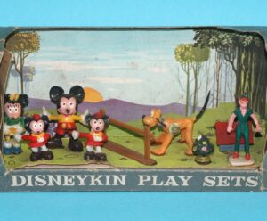 DISNEYKINS DISNEYKIN PLAY SET MICKEY MOUSE & FRIENDS IN ORIGINAL BOX 1960s MARX