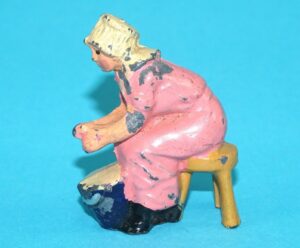 JOHILLCO LEAD FARM MILKMAID MILKING 1930s JOHN HILL & CO ENGLAND BRITAINS TIMPO