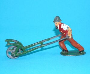 TIMPO TOYS LEAD FARM GARDENER PUSHING SACK BARROW 1940s ENGLAND BRITAINS JOHILLC