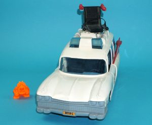 THE REAL GHOSTBUSTERS ECTO-1 CADILLAC 100% COMPLETE 1986 KENNER