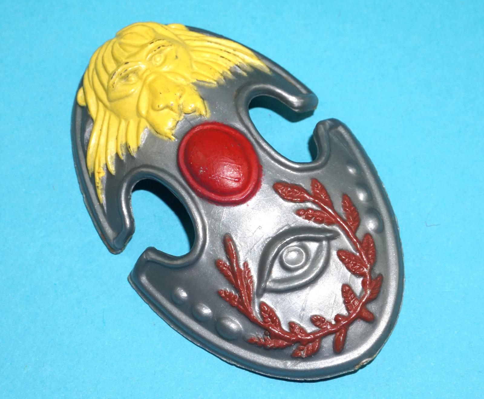 AD&D ADVANCED DUNGEONS & DRAGONS ORIGINAL SPARE PART YOUNG MALE TITAN SHIELD 1983 LJN