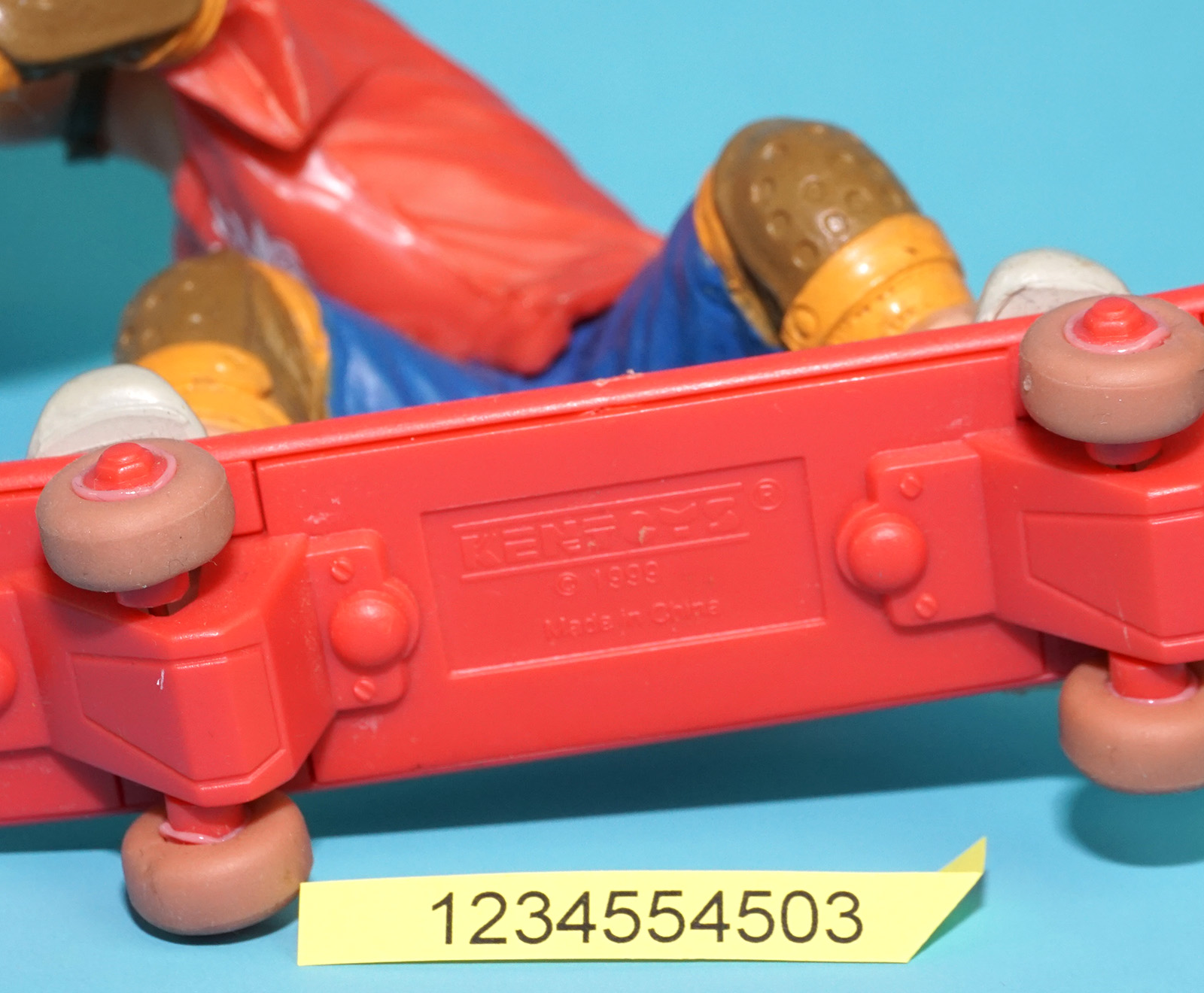 STREET EXTREME SKATEBOARDER TEAM SPIRIT PULL BACK ACTION FIGURE 1999 KENTOYS - Image 3