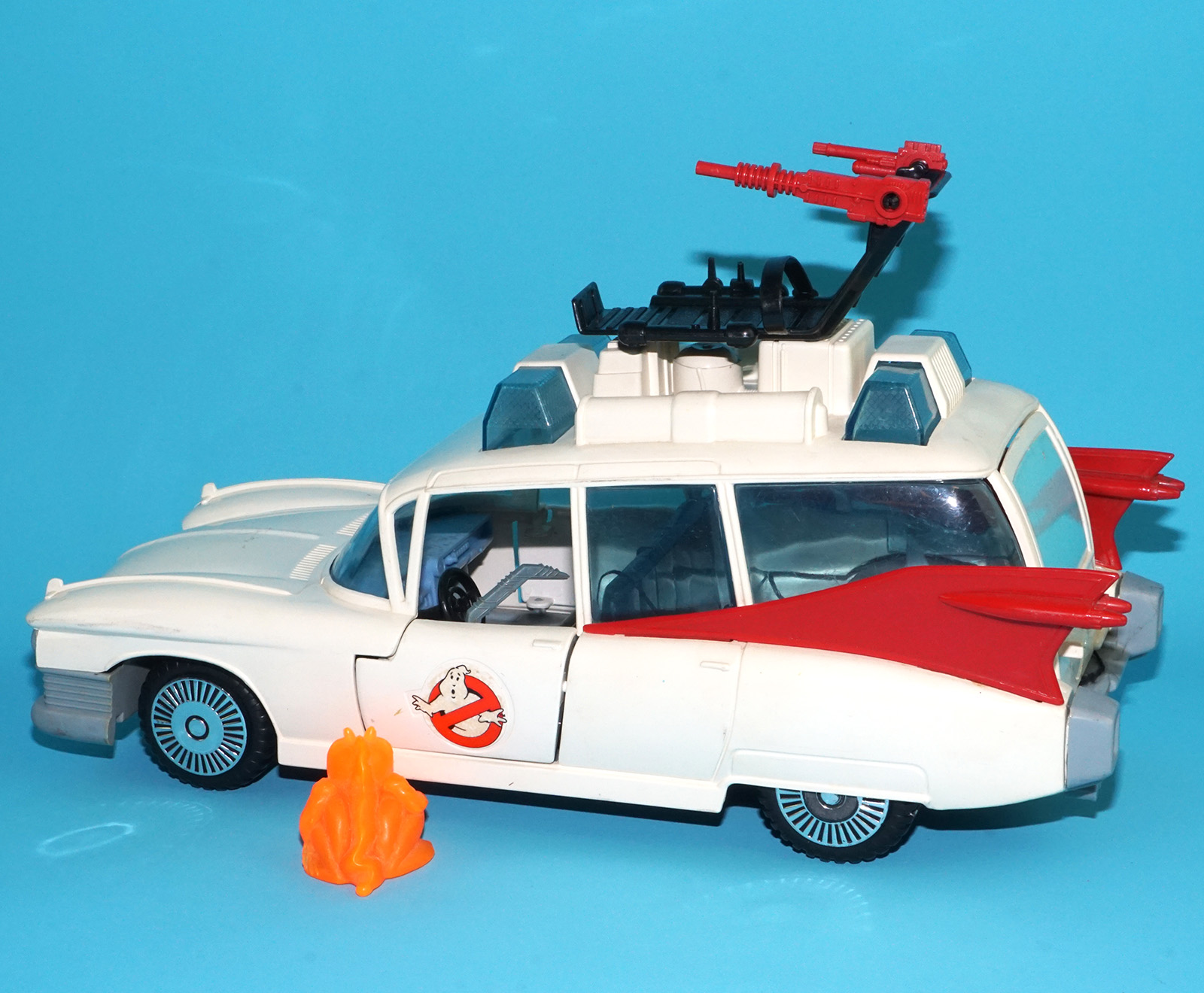 THE REAL GHOSTBUSTERS ECTO-1 CADILLAC 100% COMPLETE 1986 KENNER - Image 3