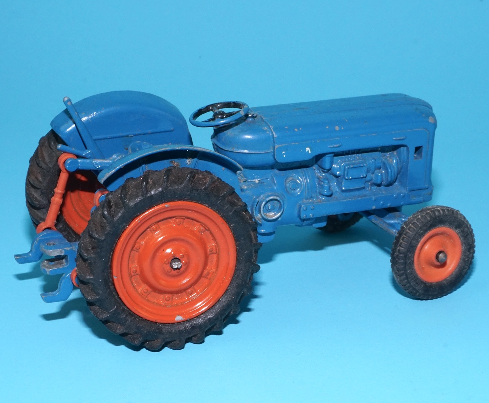 BRITAINS FARM #9525 172F FORDSON POWER MAJOR TRACTOR 1:32 1950s ENGLAND - Image 4