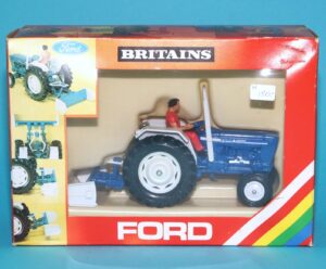 BRITAINS FARM #9516 FORD 6600 TRACTOR & YARD SCRAPER BOXED MIB NRFB 1984 ENGLAND