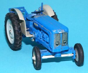 BRITAINS FARM #9525 FORDSON SUPER MAJOR TRACTOR 1964 ENGLAND