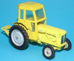 BRITAINS FARM #9630 FORDSON TRACTOR INDUSTRIAL YELLOW VARIANT 1964 ENGLAND