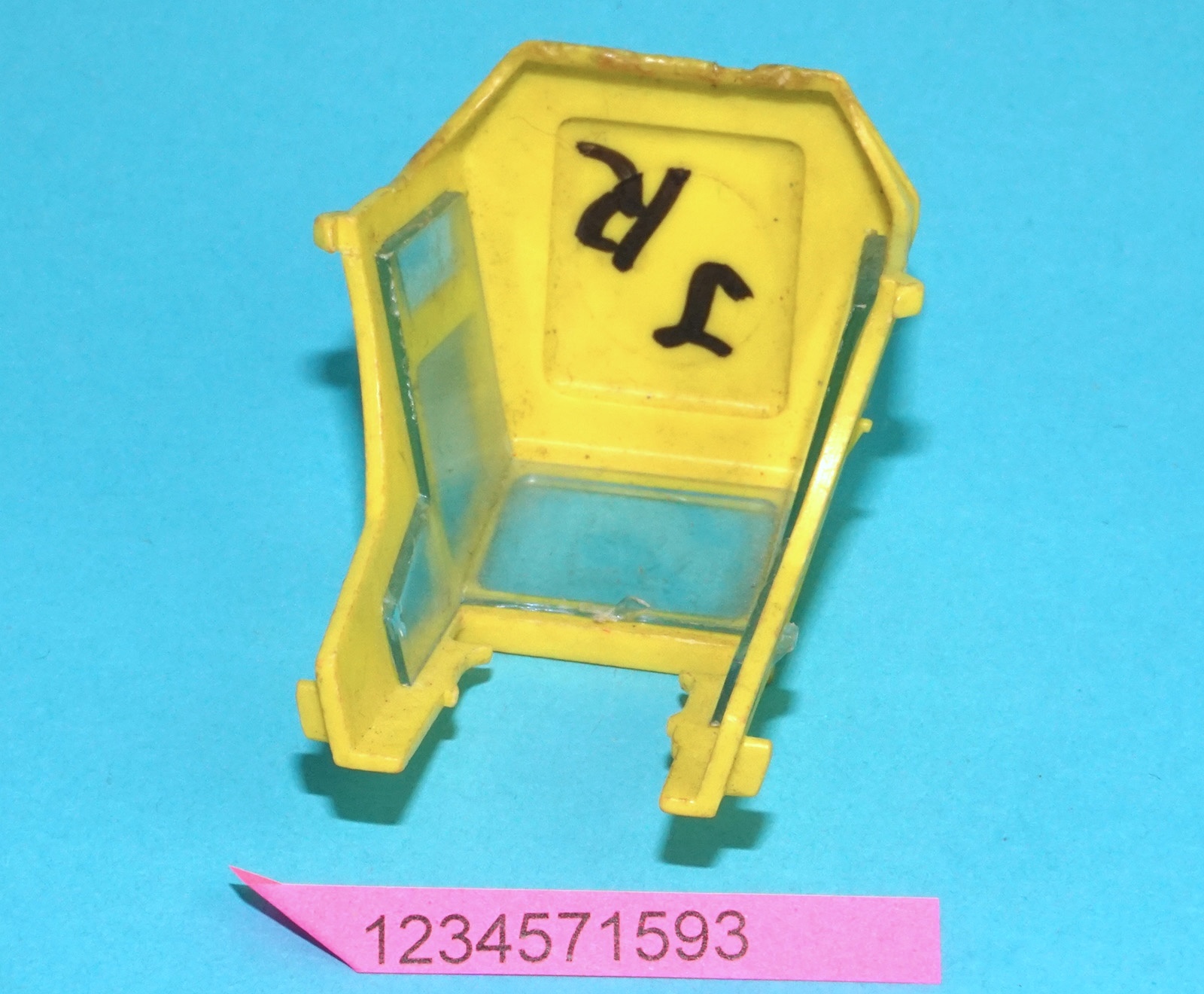 BRITAINS FARM #9630 FORDSON TRACTOR INDUSTRIAL YELLOW VARIANT 1964 ENGLAND - Image 15