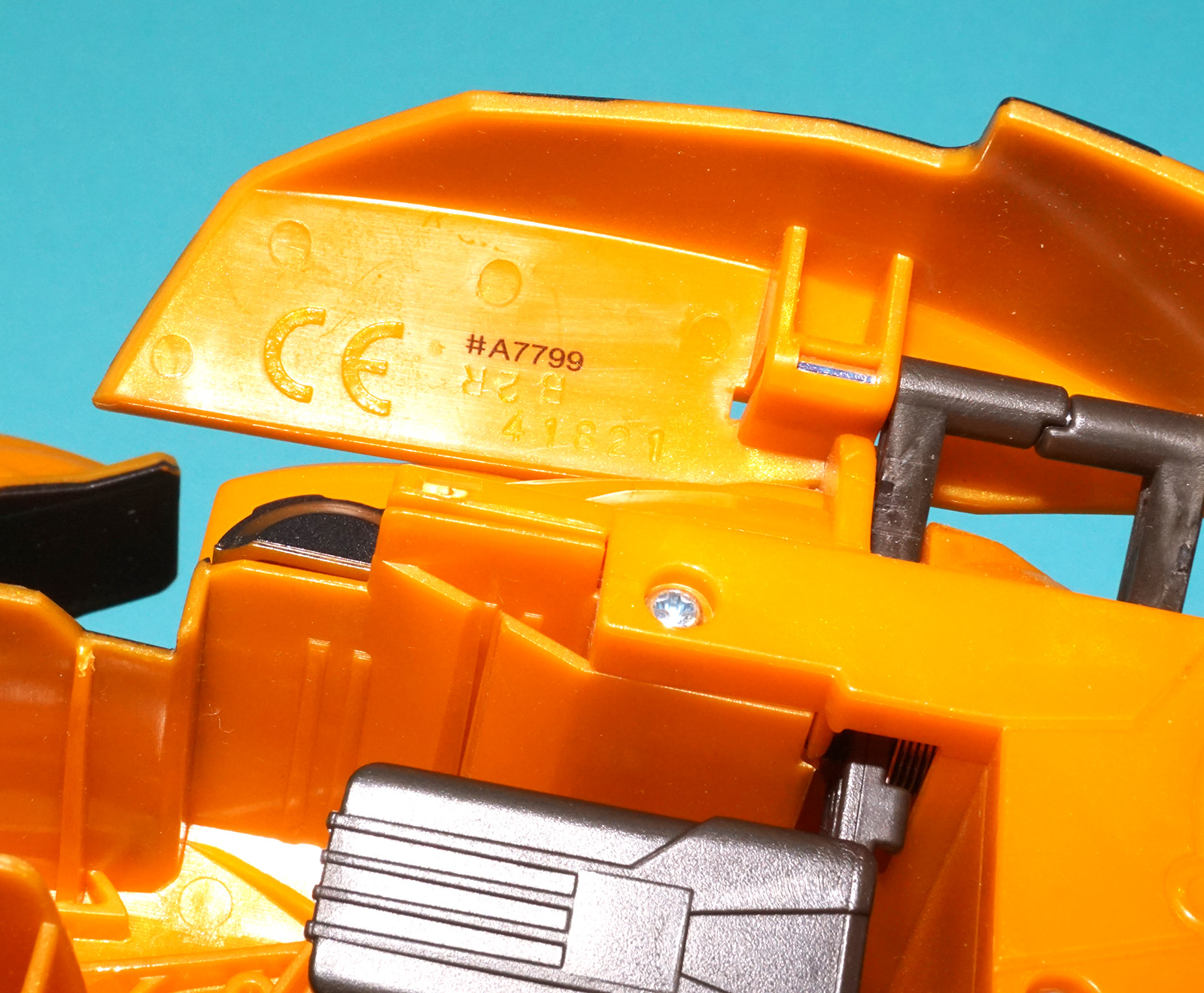 TRANSFORMERS AOE ONE STEP CHANGERS MEGA BUMBLEBEE 100% COMPLETE 2014 HASBRO - Image 5