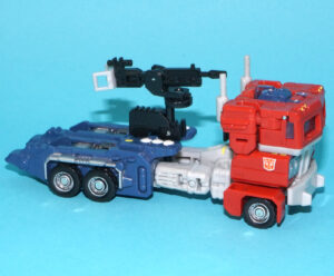 TRANSFORMERS CLASSICS ULTIMATE BATTLE OPTIMUS PRIME 100% COMPLETE 2006 HASBRO