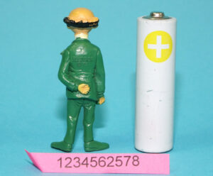 TIN TIN TINTIN PVC MINI TOY FIGURE PROFESSOR CALCULUS 1/35 SCALE 1973 BELVISION ESSO PROMO BENELUX