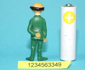 TIN TIN TINTIN PVC MINI TOY FIGURE PROFESSOR CALCULUS 1/35 SCALE 1973 BELVISION ESSO PROMO BENELUX