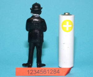 TIN TIN TINTIN PVC MINI TOY FIGURE THOMPSON 1/35 SCALE 1973 BELVISION ESSO PROMO BENELUX