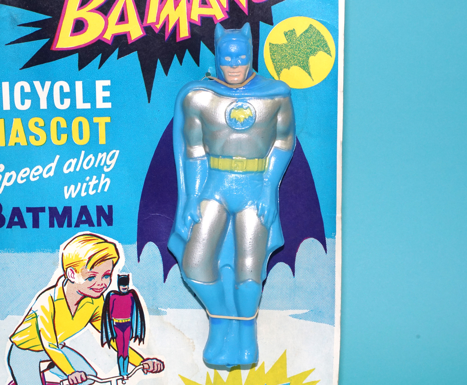BATMAN BICYCLE MASCOT ORNAMENT MOC UK CARD 1966 SELCOL FAIRCHILD LTD READ - Image 3