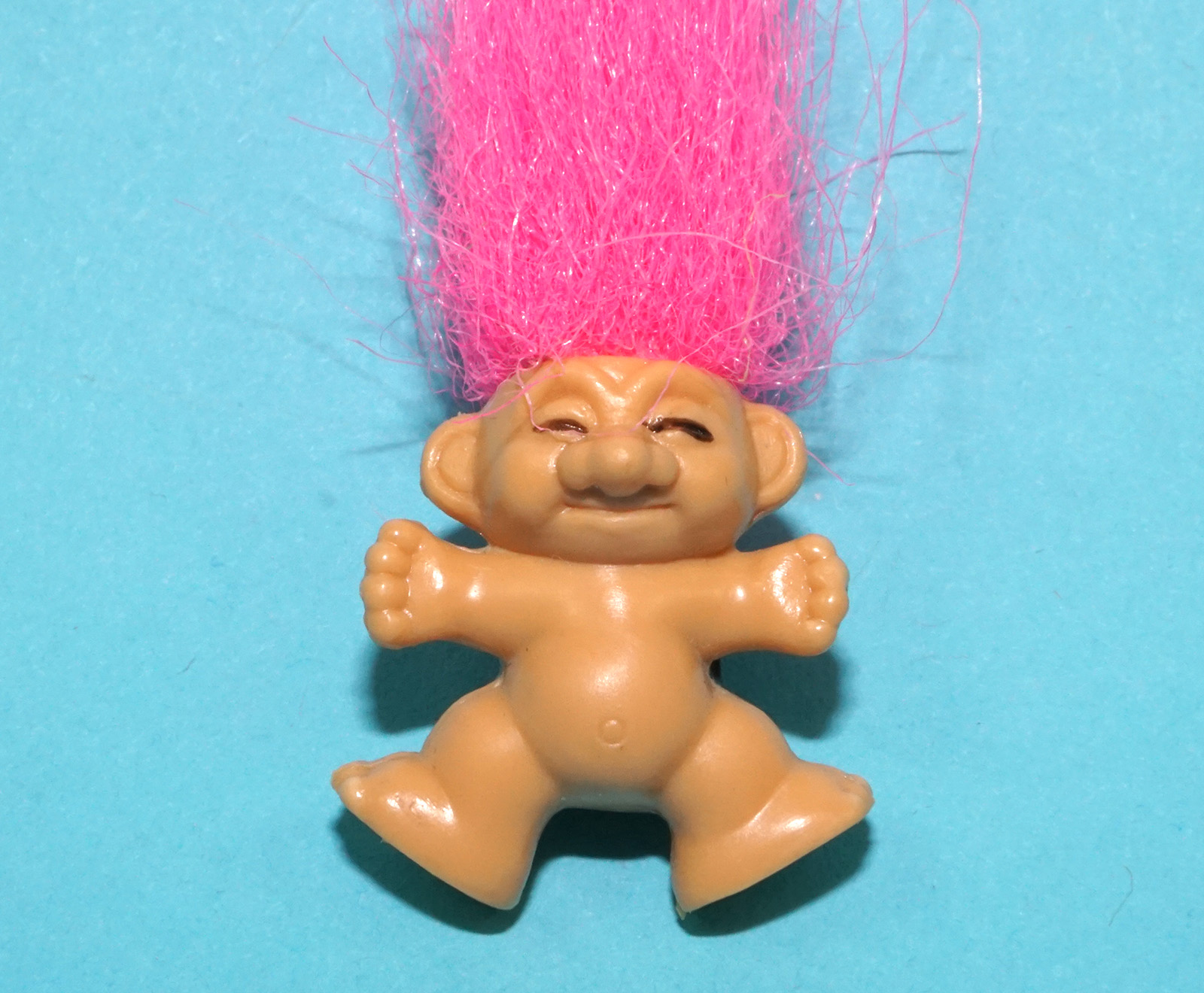 TROLLS PVC MINI FIGURE GOOD LUCK TROLL FRIDGE MAGNET 1990s RUSS BERRIE CHINA - Image 2