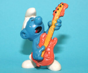 SMURFS 20023 ROCK ‘N ROLL GUITAR SMURF W. GERMANY COO 1977 SCHLEICH