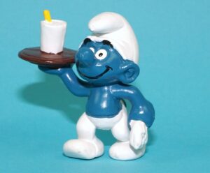 SMURFS 20162 WAITER SMURF HONG KONG COO 1983 SCHLEICH