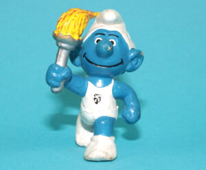SMURFS 20030 OLYMPIC TORCHBEARER SMURF BELGIUM EMBLEM NO COO 1978 SCHLEICH PROMO