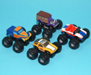 MICRO MACHINES #34 SUPER 4X4 IV COLLECTION MONSTER TRUCKS SET 1989 GALOOB