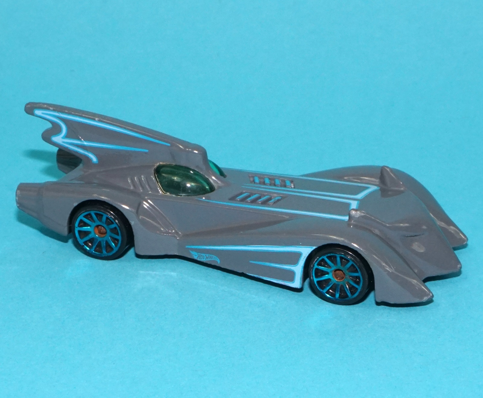 HOT WHEELS BATMAN THE BRAVE AND THE BOLD 1/5 BATMOBILE 2022 MATTEL