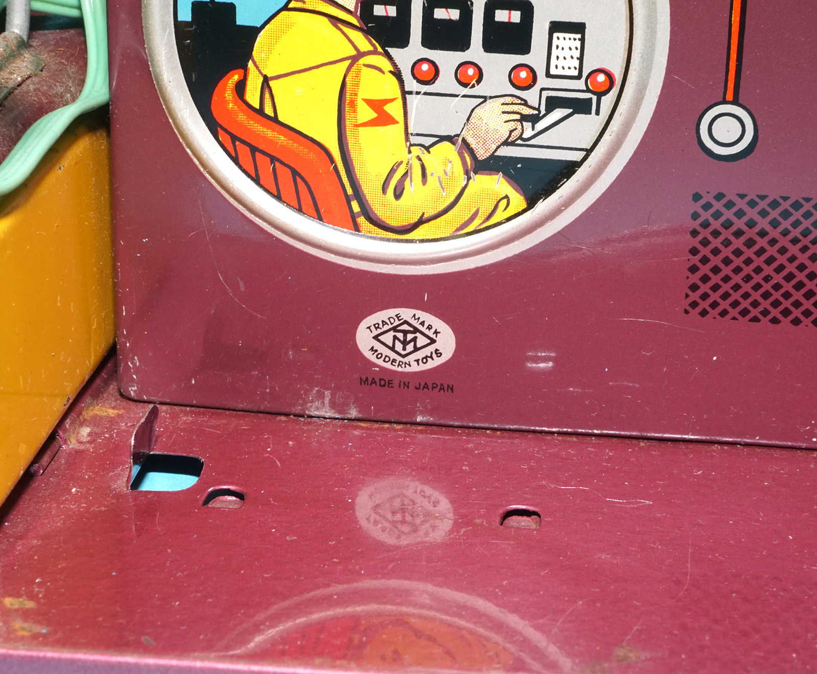 SPACE CONTROL COMMUNICATION SET BATTERY OPERATED TIN TOY 1950s MASUDAYA MODERN TOYS JAPAN WORKS READ - Image 6