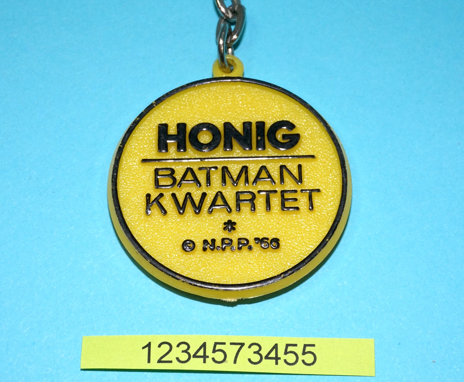 BATMAN KEYRING KEYCHAIN DUTCH PROMOTIONAL BATMAN KWARTET #2 'BATMAN' 1966 HONIG PROMO HOLLAND - Image 3