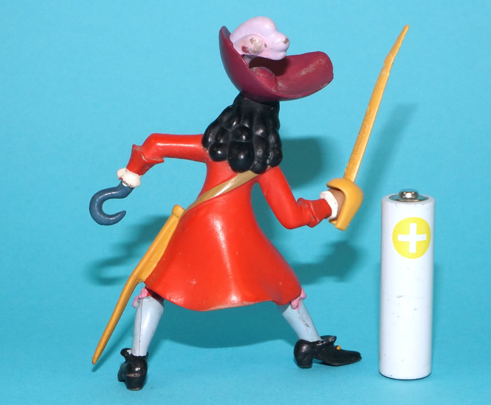 DISNEY PETER PAN PVC FIGURE CAPTAIN HOOK 2007 BULLYLAND CHINA - Image 3