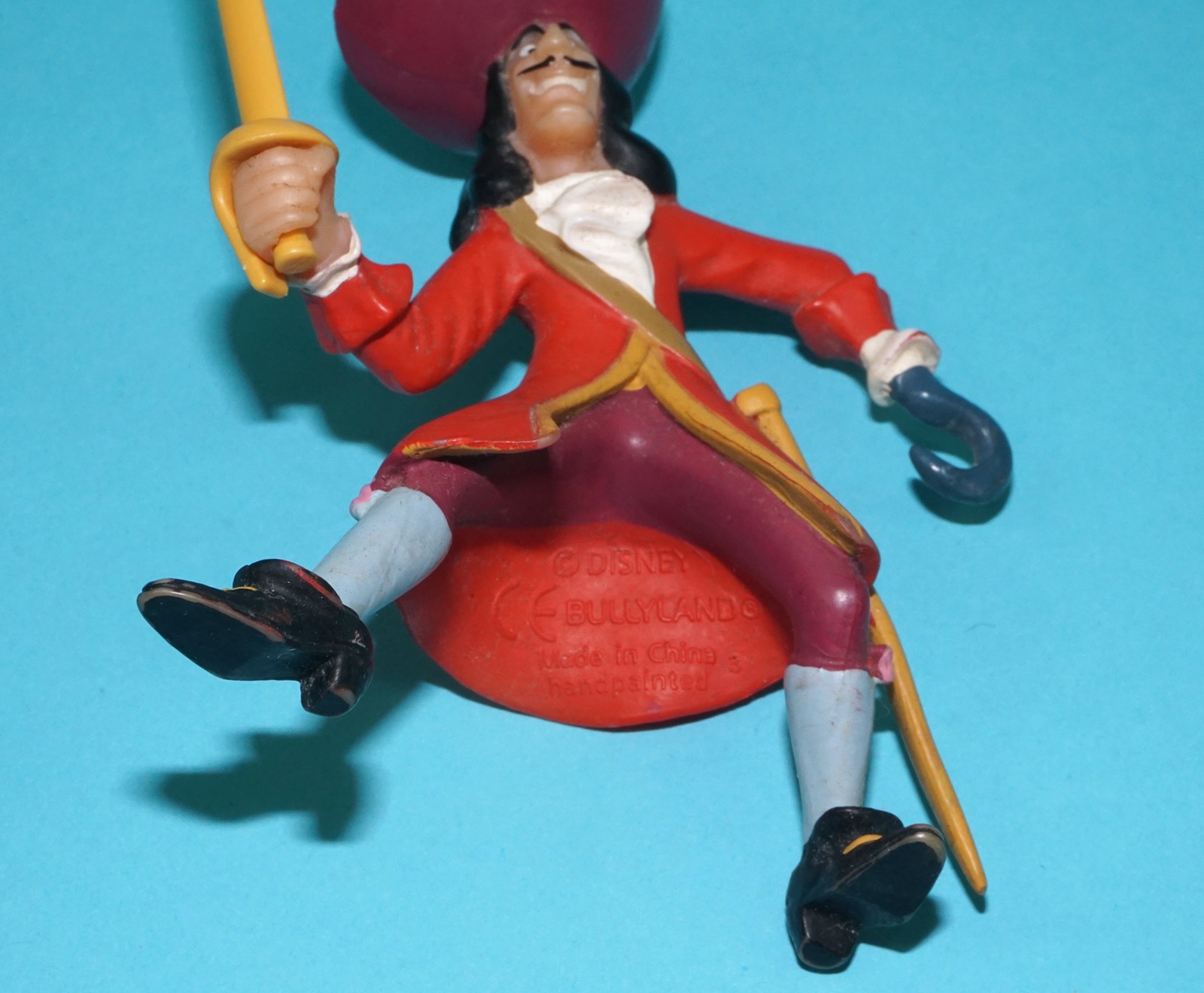 DISNEY PETER PAN PVC FIGURE CAPTAIN HOOK 2007 BULLYLAND CHINA - Image 4