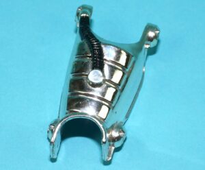 BIKER MICE FROM MARS ORIGINAL SPARE PART BIKER KNIGHTS ARMATRON MODO LEG ARMOR SHINS (R) 1995 GALOOB