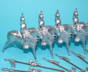 MOORVALE MODELS HOLLOWCAST UNPAINTED LEAD CASTING SOLDIERS MOUNTED LANCERS (5X) 1:32 SCALE BRITAINS TIMPO JOHILLCO