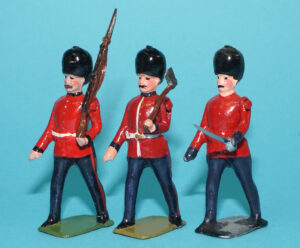 MOORVALE MODELS HOLLOWCAST PAINT SAMPLE SOLDIERS COLDSTREAM SCOTS GUARDS (3X) 1:32 SCALE BRITAINS TIMPO JOHILLCO PIXYLAND