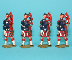 MOORVALE MODELS HOLLOWCAST PAINT SAMPLE SOLDIERS SCOTS GUARDS BAGPIPERS (4X) 1:32 SCALE BRITAINS TIMPO JOHILLCO