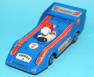 PEANUTS SNOOPY FORMULA 1 RACE CAR 1978 AVIVA TOY CO
