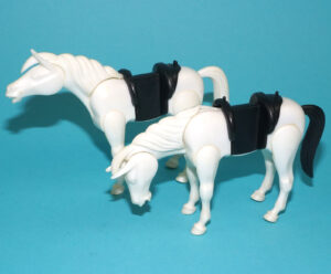 PLAY-BIG FAR WEST DAS PFERD MAJESTUS HORSE LOT (5) 1975 BIG-SPIELWARENFABRIK AIRGAM PLAYMOBIL