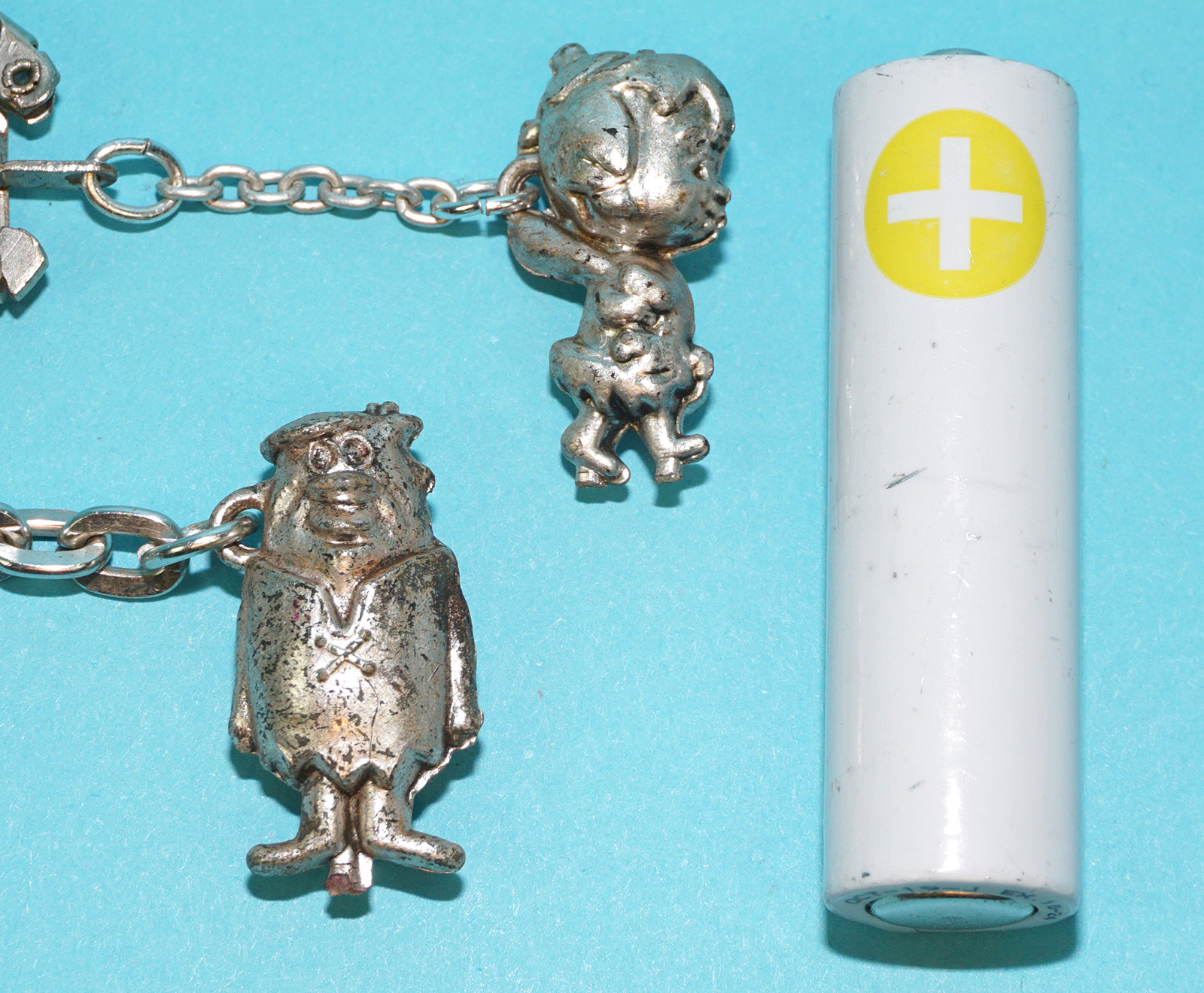 FLINTSTONES KEYRINGS KEYCHAIN LOT MICRO BAM-BAM & FRED 1968 MELIOR HOLLAND HANNA BARBERA - Image 2